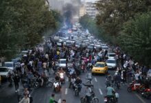Hijab: Internet blocked as Iran unrest toll hits 17